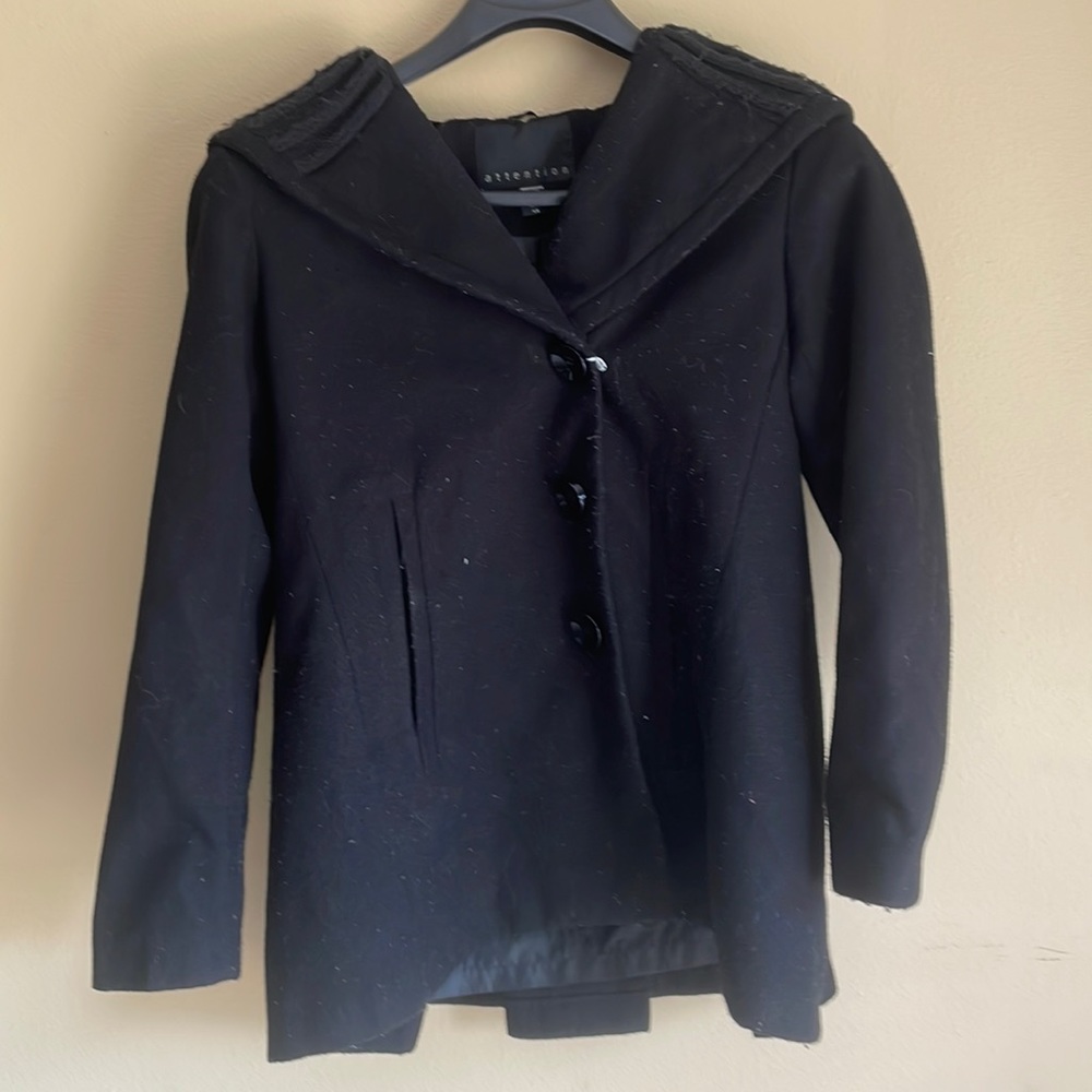 Attention pea coat